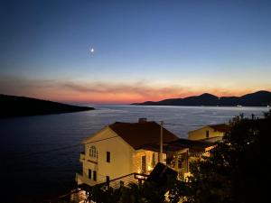 Mare Apartments