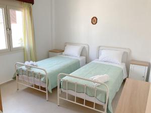 Marias Town House with private parking