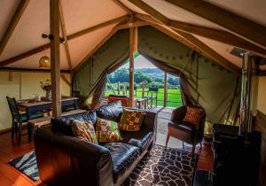 Hakuna Matata Safari Lodge - Sublime, off-grid digital detox with hot tub