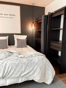 Appartements Le cocon Blanc Metz - T2 - Parking prive - Balcon - Nouvelle Ville, Gare - 2 a 4 personnes : photos des chambres