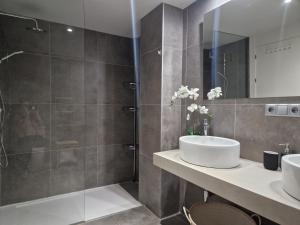 Luxury 2 bedrooms apt with seaview Blue Suite 4104