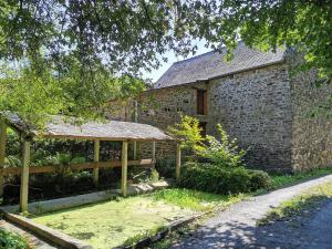 Maisons de vacances Breton stone cottage with a garden near the river : photos des chambres
