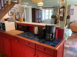 Maison en pierre proche plage, 2 maisons, animaux admis - FR-1-418-22