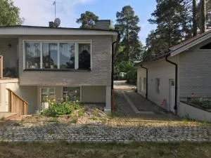 Charming Studio Flat In Sollentuna, Stockholm - 丹德吕德