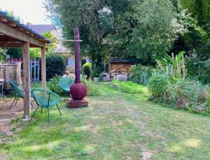 Maisons de vacances Breton stone cottage with a garden near the river : photos des chambres