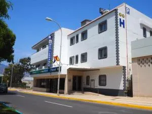 Hostal Mediterraneo - La Mujer