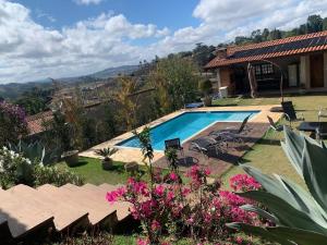 Sítio a 60KM de SP - 5 Quartos - Piscina Aquecida