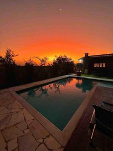 Sítio a 60KM de SP - 5 Quartos - Piscina Aquecida