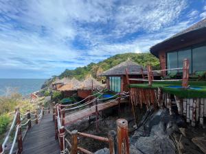 Pareehut Resort Koh Sichang
