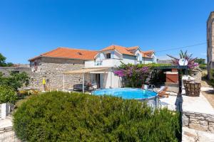 Holiday Home Bezic 