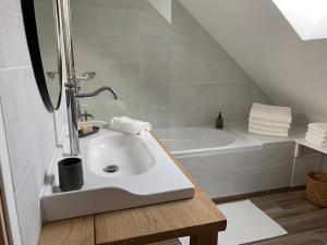 Maisons de vacances Gite de la Forge, le Grenier : photos des chambres