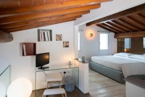 Florence Walled Garden - The Toms Private Oasis