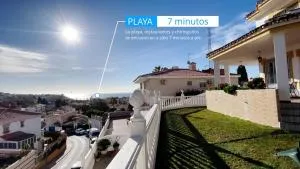 Villa Jacaranda Pool & Sea at Cala del Moral - Totalán