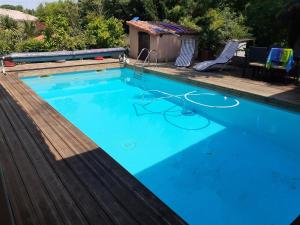 Maisons de vacances Maison avec piscine : photos des chambres