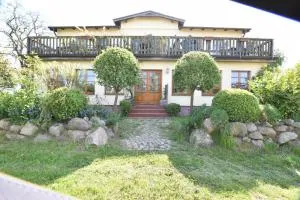 "Villa Seeheim" Ferienobjekt direkt am Wasser OVS 692 - Güstow