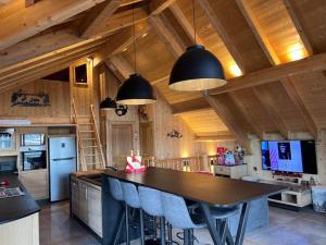 Chalets Chalet Spa et Sauna privatif aux Angles : photos des chambres