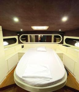 Bateaux-hotels Sejour insolite a bord d'un Yacht a Porto Vecchio : photos des chambres