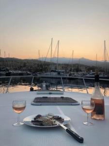 Bateaux-hotels Sejour insolite a bord d'un Yacht a Porto Vecchio : photos des chambres