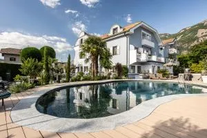 格罗夫别墅酒店 - 蒙塔尼亚