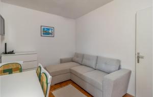 Lovely Apartment In Dramalj