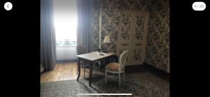 B&B / Chambres d'hotes Suite privee bleu au chateau de la Franceule : photos des chambres
