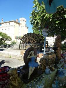 Appartements 'Le Loft des Antiquaires', Isle-sur-Sorgue : photos des chambres