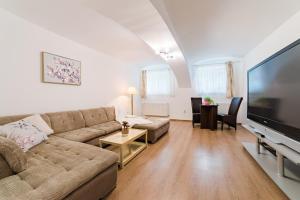 Sabin Apartments Private Parking