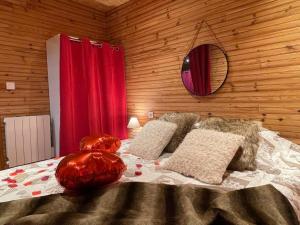 Chalets Romantique chalet avec sauna et jacuzzi exterieur : photos des chambres