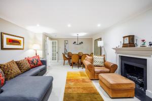 Hyde Park Hideaway Sleeps 6