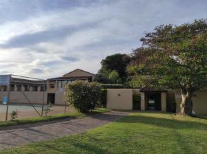 Garden Flat - Walk To The Beach (no load shedding)