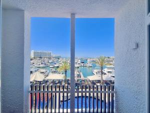 Marina Vista Sol-CleverDetails, Marina view, sleeps 2 adults and 2 children