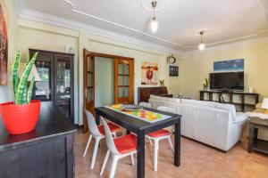 Apartamentos privados con jardín y barbacoa compartida en Laredo