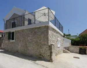 Holiday Stone House - Fumarea - Miočić