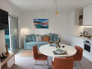 JesLiving Hvar - 2 Bedroom Elegant Apartment with Sea View in Historic Center of Hvar Town