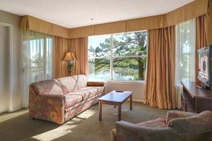 Parc Corniche Condominium Suites