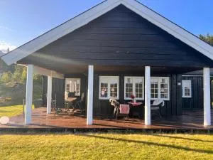 På solsiden av Gaustatoppen - Bakka