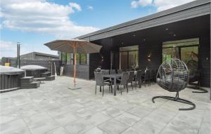 6 Bedroom Nice Home In Glesborg