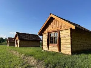 Domki wędkarskie nad Stawami Pirania - Postołów