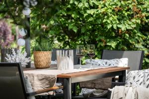 APARTMENT KLAGENFURT Landhaus Wulfenia - with Free Parking, Sauna, Smart-TV and Air Conditioning