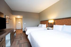 Queen Room with Two Queen Beds - Non-Smoking room in Hampton Inn Watertown