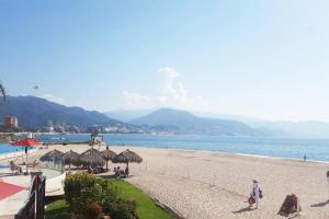 Grand Venetian - Zen oceanview condo in hotel zone