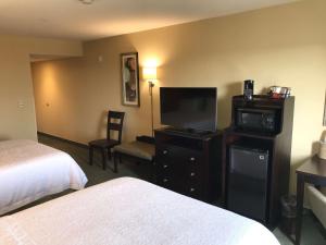 Room with Two Queen Beds - Non-Smoking room in Hampton Inn and Suites Austin - Lakeway