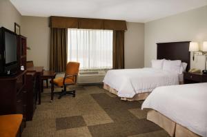 Queen Room with Two Queen Beds - Mobility Access/Non-Smoking room in Hampton Inn & Suites Altus