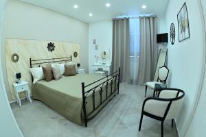 Egsicilia near train station