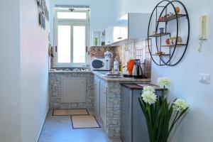 Egsicilia near train station