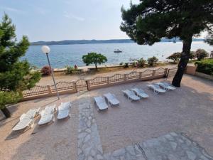 5 meters FROM THE SEA with private beach - 70m2 Colibri Sunset Apartments