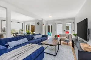 Bodur's Nest Whispering Garden - University Place