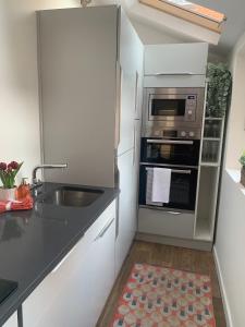 The Bs Cycle, 4 Bedroom, 2 Bathroom, House in Harrogate Centre