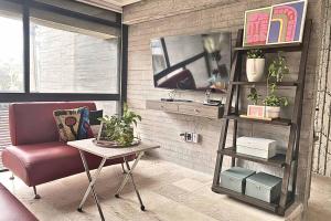 Camina 3 minutos para entrar al WTC y Pepsi Center