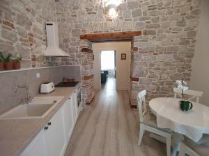 Apartments with WiFi Zadar - 21515